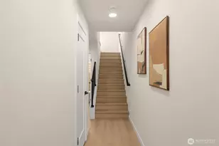 1014 A NE 70th St, Seattle, WA 98115 - Photo 12