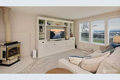 8201 Olympic View Lane, Clinton, WA 98236 - Photo 16