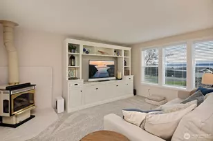 8201 Olympic View Ln, Clinton, WA 98236 - Photo 16