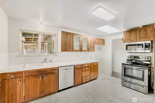 17028 Larch Way, Lynnwood, WA 98037 - Photo 8