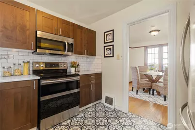 8240 17th Avenue NE, Seattle, WA 98115 - Photo 12