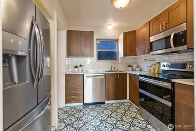 8240 17th Avenue NE, Seattle, WA 98115 - Photo 10