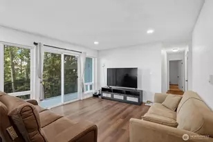 10457 Des Moines Memorial Dr S, Seattle, WA 98168 - Photo 12