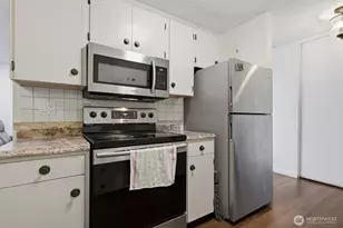 10457 Des Moines Memorial Dr S, Seattle, WA 98168 - Photo 18