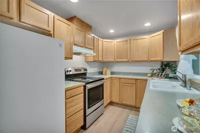 10410 206th Avenue E, Bonney Lake, WA 98391 - Photo 14