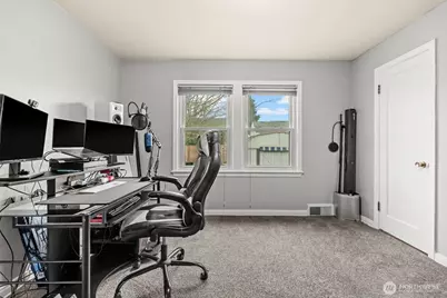 220 S 61st Street, Tacoma, WA 98408 - Photo 12