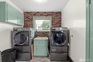 220 S 61st St, Tacoma, WA 98408 - Photo 10