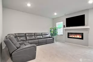 2037 81st Ave E, Edgewood, WA 98371 - Photo 4