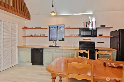 1015 Honeymoon Lake Drive, Greenbank, WA 98253 - Photo 10