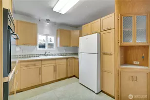 3230 Bow Lake Dr, SeaTac, WA 98188 - Photo 14