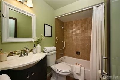 3421 SW Roxbury Street #401, Seattle, WA 98126 - Photo 14