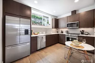 2220 Franklin Ave E, Seattle, WA 98102 - Photo 12