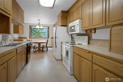 10508 46th Avenue SE, Olympia, WA 98513 - Photo 6