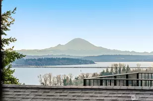 6038 50th Ave NE, Seattle, WA 98115 - Photo 2