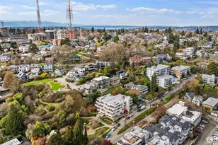 1231 5th Ave N, Seattle, WA 98109 - Photo 32