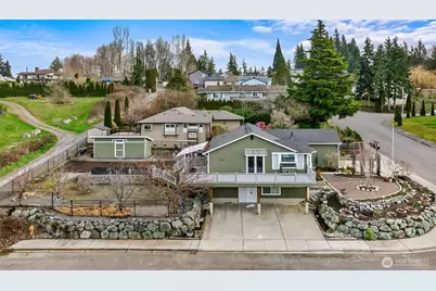 6811 54th Place NE, Marysville, WA 98270 - Photo 2