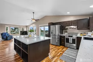 6811 54th Pl NE, Marysville, WA 98270 - Photo 14