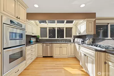 413 213th Place SE, Sammamish, WA 98074 - Photo 6