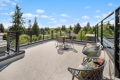 8831 C Wallingford Avenue N, Seattle, WA 98103 - Photo 18