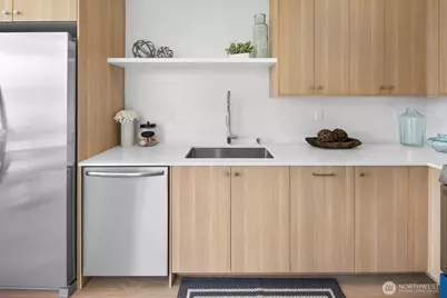 8831 C Wallingford Avenue N, Seattle, WA 98103 - Photo 8