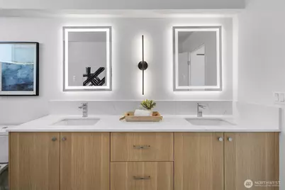 8831 C Wallingford Avenue N, Seattle, WA 98103 - Photo 14