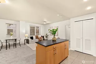 81 Clay St, Seattle, WA 98121 - Photo 8