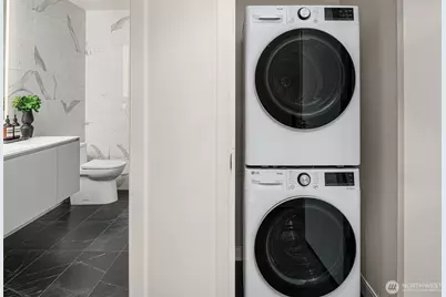 889 Avenue Square NE #708, Bellevue, WA 98004 - Photo 14