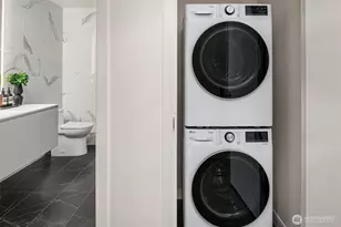 889 Ave Sq NE, Bellevue, WA 98004 - Photo 14