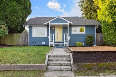 8451 30th Avenue SW, Seattle, WA 98126 - Photo 2