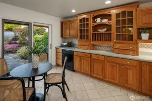 2510 Magnolia Blvd W, Seattle, WA 98199 - Photo 22