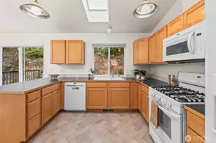 6223 Grandridge Dr SE, Port Orchard, WA 98367 - Photo 10