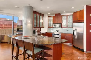 2033 2nd Ave, Seattle, WA 98121 - Photo 8