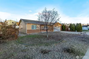 407 N 75th Ave, Yakima, WA 98908 - Photo 2