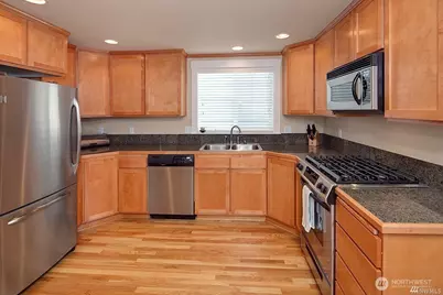 213 15th Avenue, Seattle, WA 98122 - Photo 4