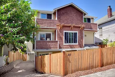 213 15th Avenue, Seattle, WA 98122 - Photo 1