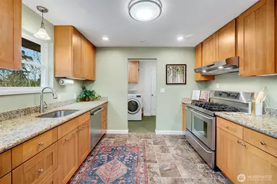 9615 58th Avenue S, Seattle, WA 98118 - Photo 14