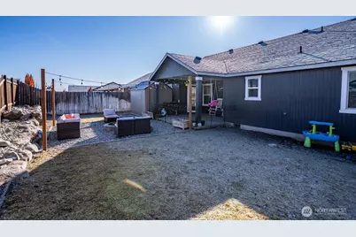 527 S Bayside Street, Moses Lake, WA 98837 - Photo 6