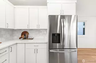 9526 Interlake Ave N, Seattle, WA 98103 - Photo 24