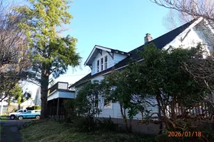 237 13th St, Raymond, WA 98577 - Photo 2