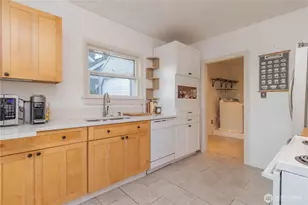 1549 Charleston Beach Rd W, Bremerton, WA 98312 - Photo 10