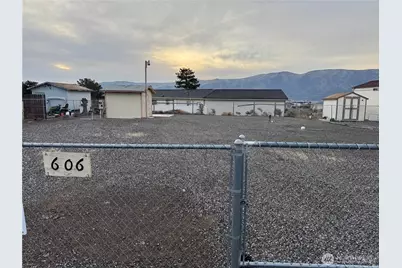 606 Edgewater Way SW, Mattawa, WA 99349 - Photo 1