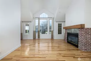 2419 SW Capital Dr, Oak Harbor, WA 98277 - Photo 6