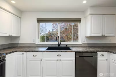 2419 SW Capital Drive, Oak Harbor, WA 98277 - Photo 12