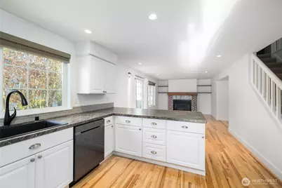 2419 SW Capital Drive, Oak Harbor, WA 98277 - Photo 14