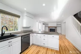 2419 SW Capital Dr, Oak Harbor, WA 98277 - Photo 14