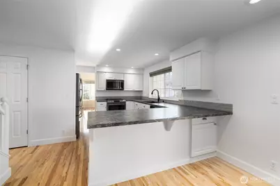 2419 SW Capital Drive, Oak Harbor, WA 98277 - Photo 10