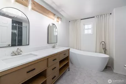 2419 SW Capital Drive, Oak Harbor, WA 98277 - Photo 26