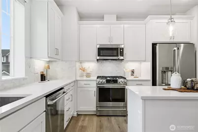 19244 NE 69th Circle #104, Redmond, WA 98052 - Photo 12