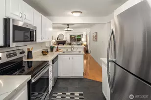 10022 NE 127th Pl, Kirkland, WA 98034 - Photo 8