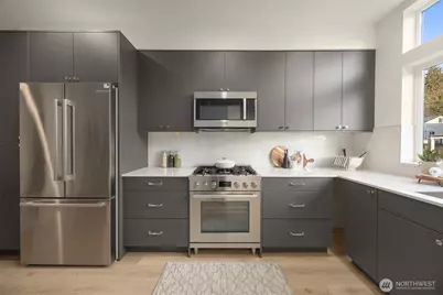 8327 C 12th Avenue NW, Seattle, WA 98117 - Photo 12